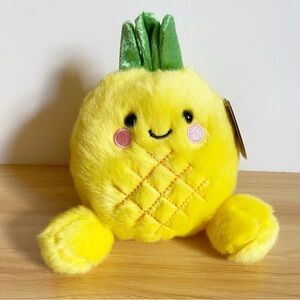 NWT Palm Pals Perky Pineapple